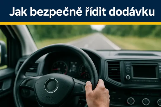 pohled na volant za jízdy s dodávkou