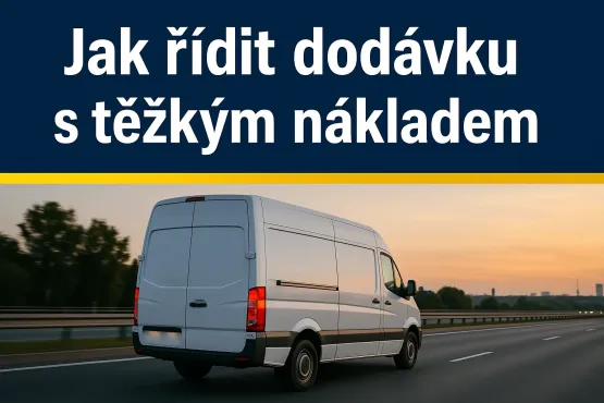 záběr na bílou dodávku při západu slunce s nákladem uvnitř